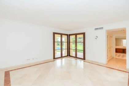 c0700a9318a35c7ae6a6044c016d750e - 18