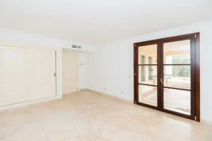 c0700a9318a35c7ae6a6044c016d750e - 23