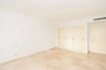 c0700a9318a35c7ae6a6044c016d750e - 24