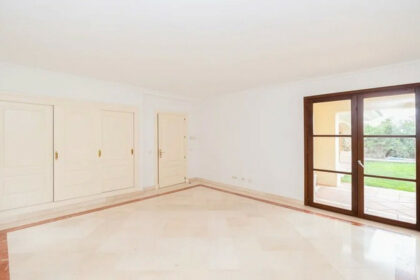 c0700a9318a35c7ae6a6044c016d750e - 25