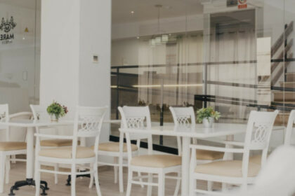 c0a4a64dfc7cf0e6c03c1984ea8a8ba9 - 11