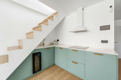 c0c239cf59dc679f665a2b80ec7cbab6 - 12