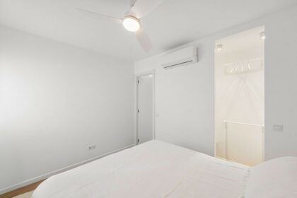 c0c239cf59dc679f665a2b80ec7cbab6 - 16