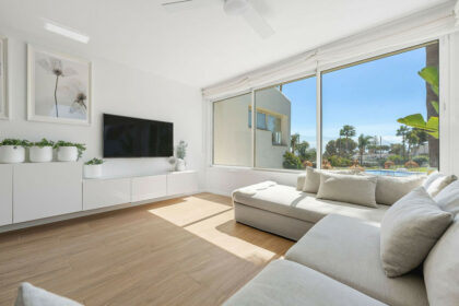 c0c239cf59dc679f665a2b80ec7cbab6 - 9