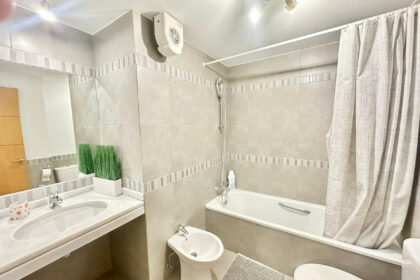 c18d220e06bf5b360f379e499251af75 - 20