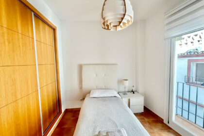 c18d220e06bf5b360f379e499251af75 - 24