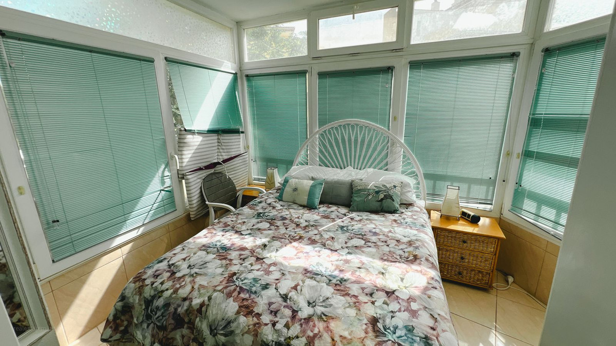 c1d35b2b2b5d5922bf81adf835b5693e - 12