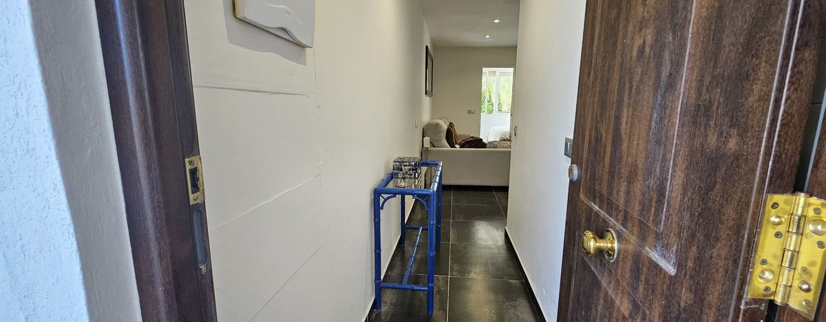 c2e527ede364da8eb79f631e9622fee1 - 12