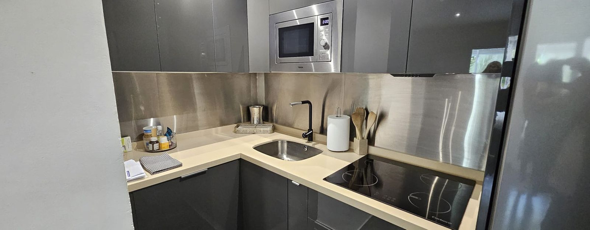 c2e527ede364da8eb79f631e9622fee1 - 21