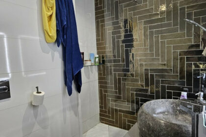 c2e527ede364da8eb79f631e9622fee1 - 23