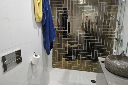 c2e527ede364da8eb79f631e9622fee1 - 24