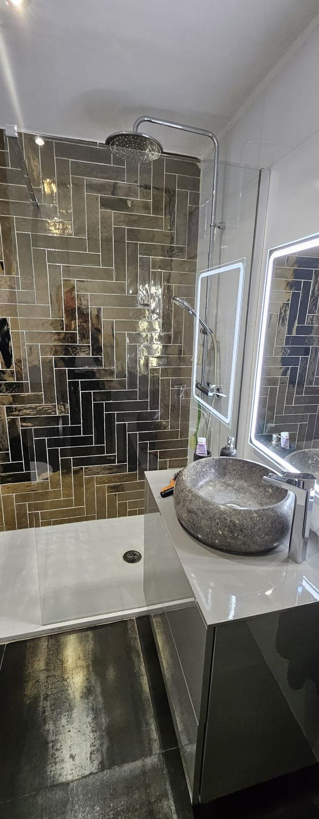 c2e527ede364da8eb79f631e9622fee1 - 28