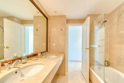 c320b8497cf2d6b83b42fd4ff797466f - 21