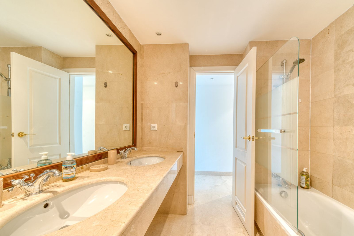 c320b8497cf2d6b83b42fd4ff797466f - 21