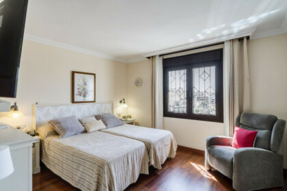 c43ffeda524deb5164fa0fcb776ce183 - 11