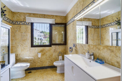 c43ffeda524deb5164fa0fcb776ce183 - 13