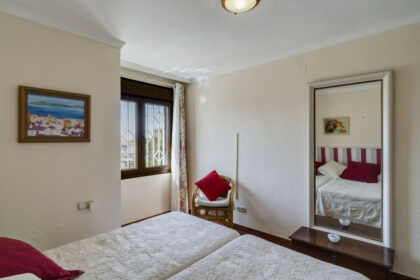 c43ffeda524deb5164fa0fcb776ce183 - 19