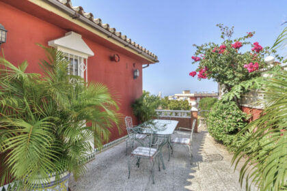 c43ffeda524deb5164fa0fcb776ce183 - 24