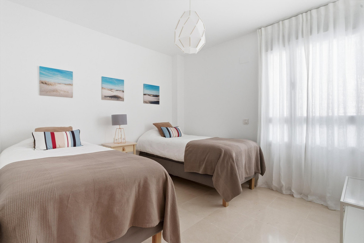 c4dddbab70c17e473c1ad19e12200b5d - 16