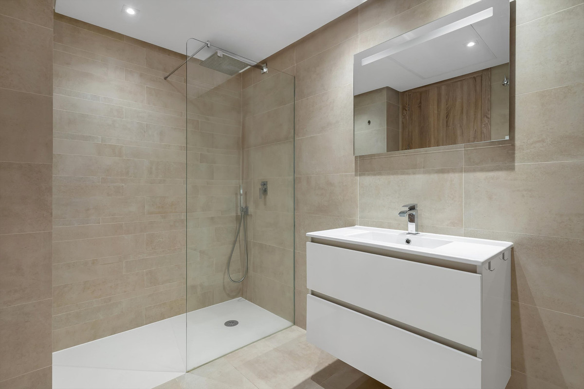 c4dddbab70c17e473c1ad19e12200b5d - 17