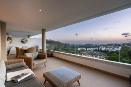 c4dddbab70c17e473c1ad19e12200b5d - 23