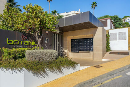 c4dddbab70c17e473c1ad19e12200b5d - 25