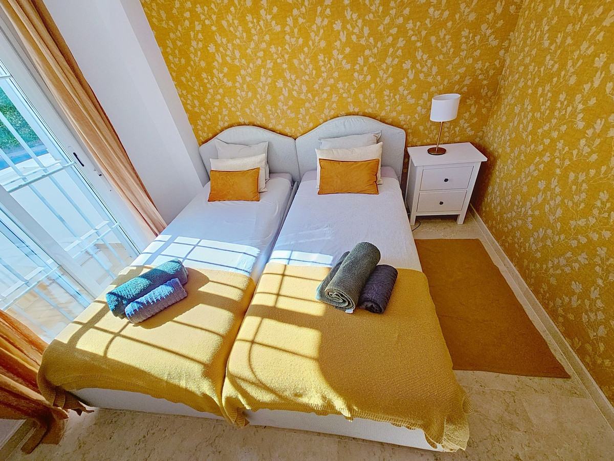 c5401800c6c20f0b9af5a65ff0fd914d - 16