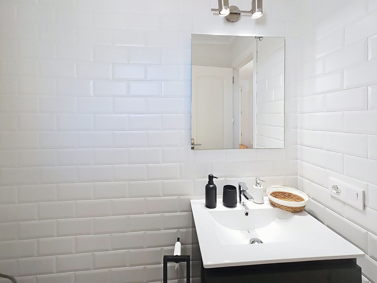 c5401800c6c20f0b9af5a65ff0fd914d - 18