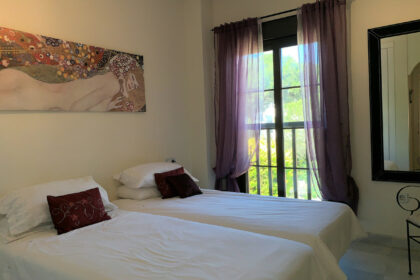 c63b4489fb48a9b119877f7fbf09b8ac - 12