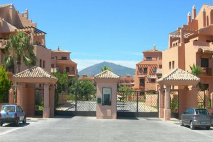 c63b4489fb48a9b119877f7fbf09b8ac - 17