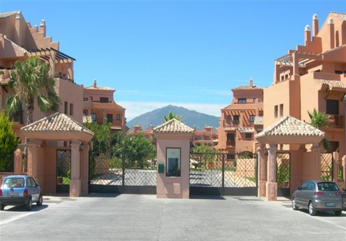 c63b4489fb48a9b119877f7fbf09b8ac - 17