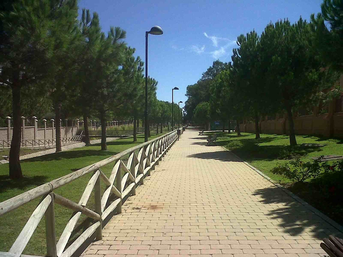 c63b4489fb48a9b119877f7fbf09b8ac - 19