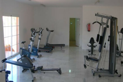 c63b4489fb48a9b119877f7fbf09b8ac - 23