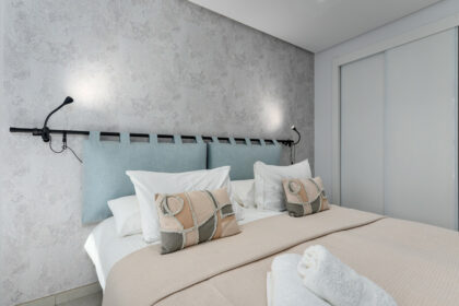 c752c0285f2f430d4cdb6a8c04093662 - 32