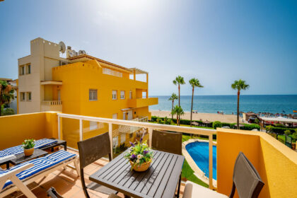 c80f2537510f7be8e2692c8f9213f8e0 - 1