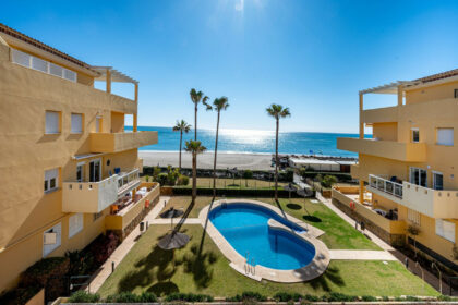 c80f2537510f7be8e2692c8f9213f8e0 - 16