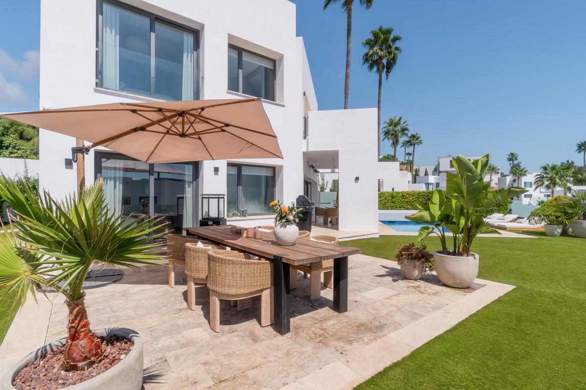 c821230a3314160db1ed7a6456833db0 - 12