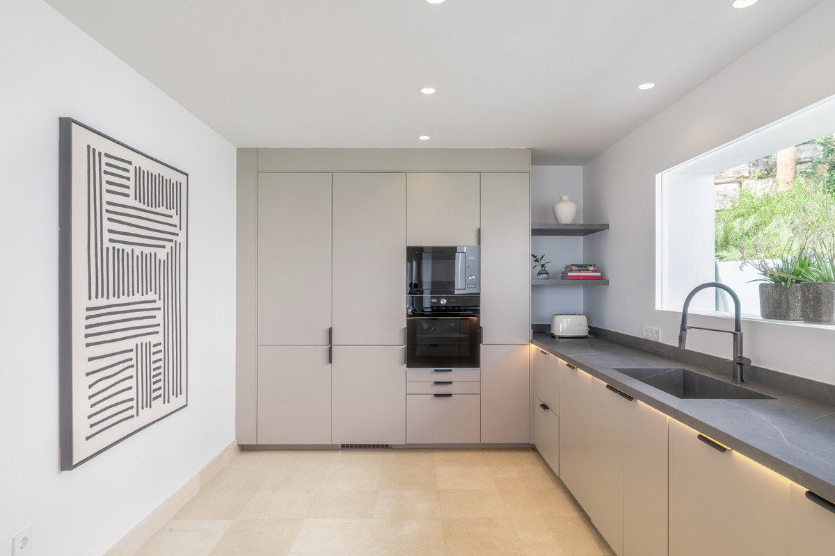 c821230a3314160db1ed7a6456833db0 - 19