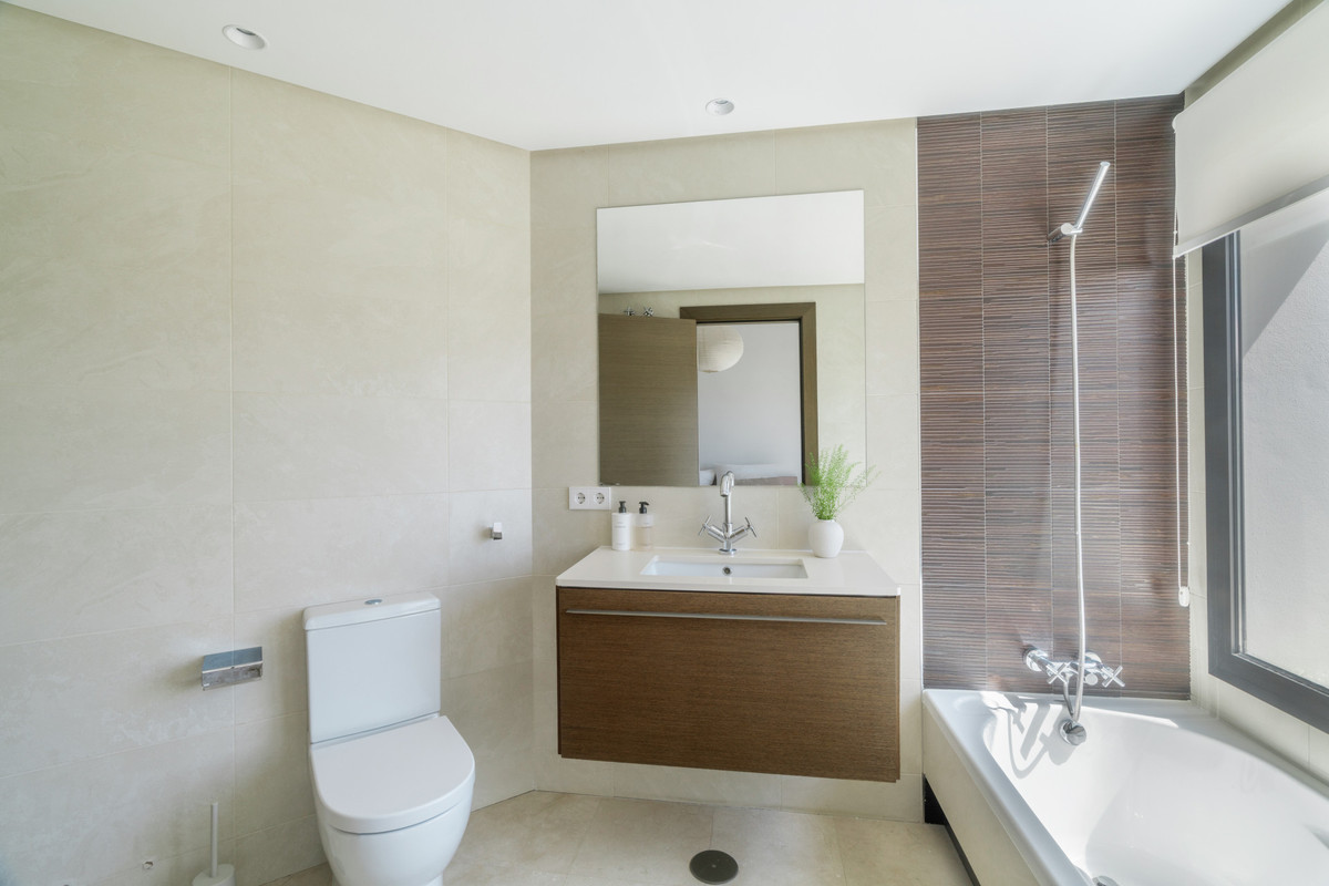 c821230a3314160db1ed7a6456833db0 - 24