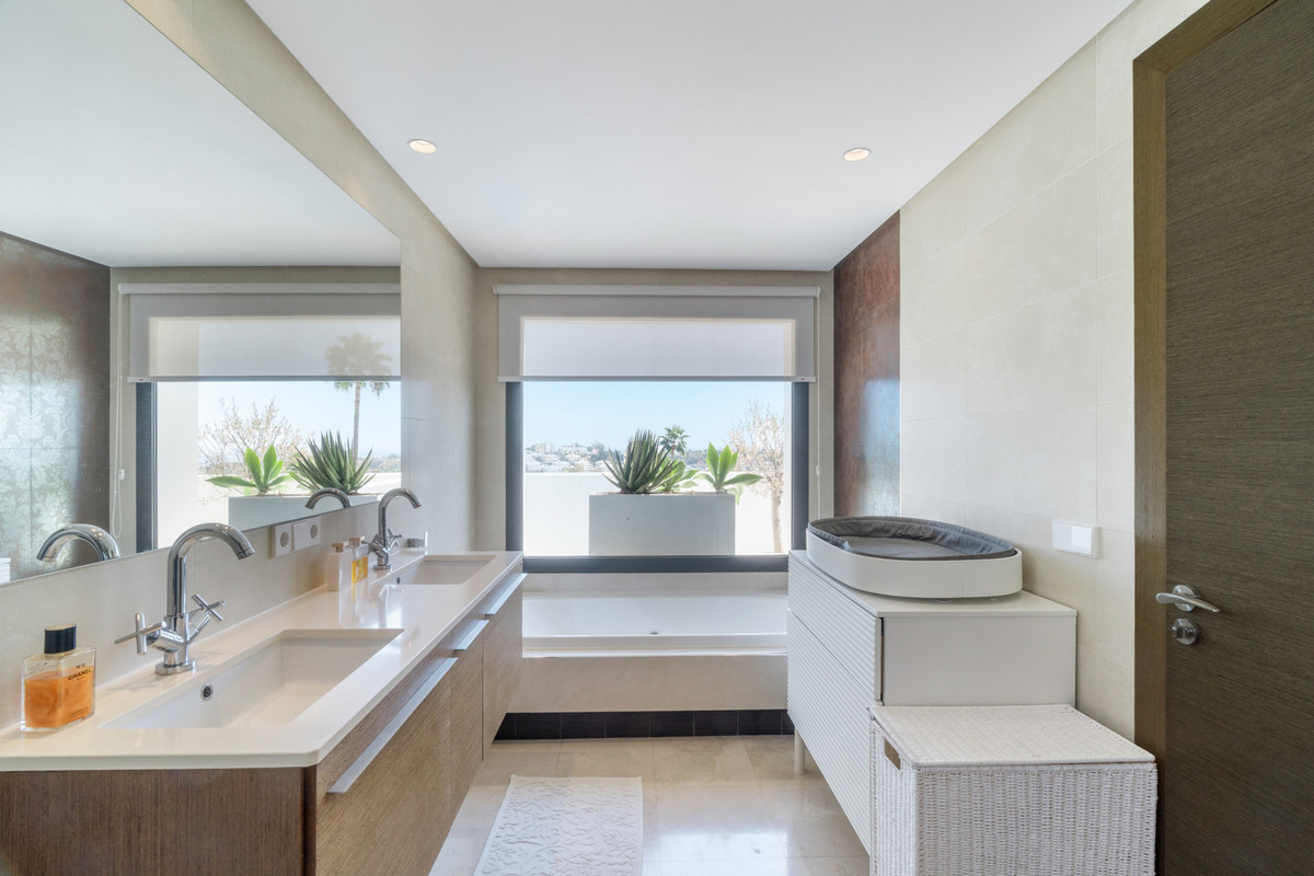 c821230a3314160db1ed7a6456833db0 - 37