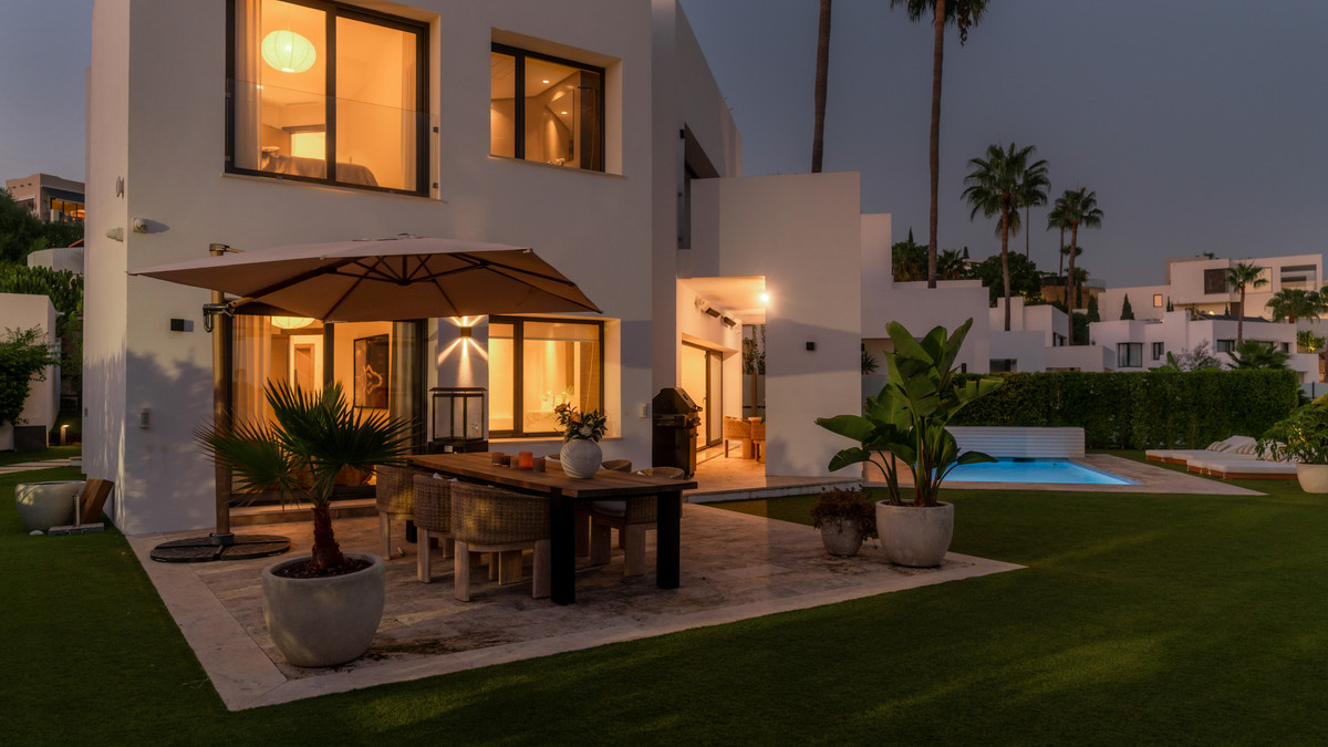 c821230a3314160db1ed7a6456833db0 - 51