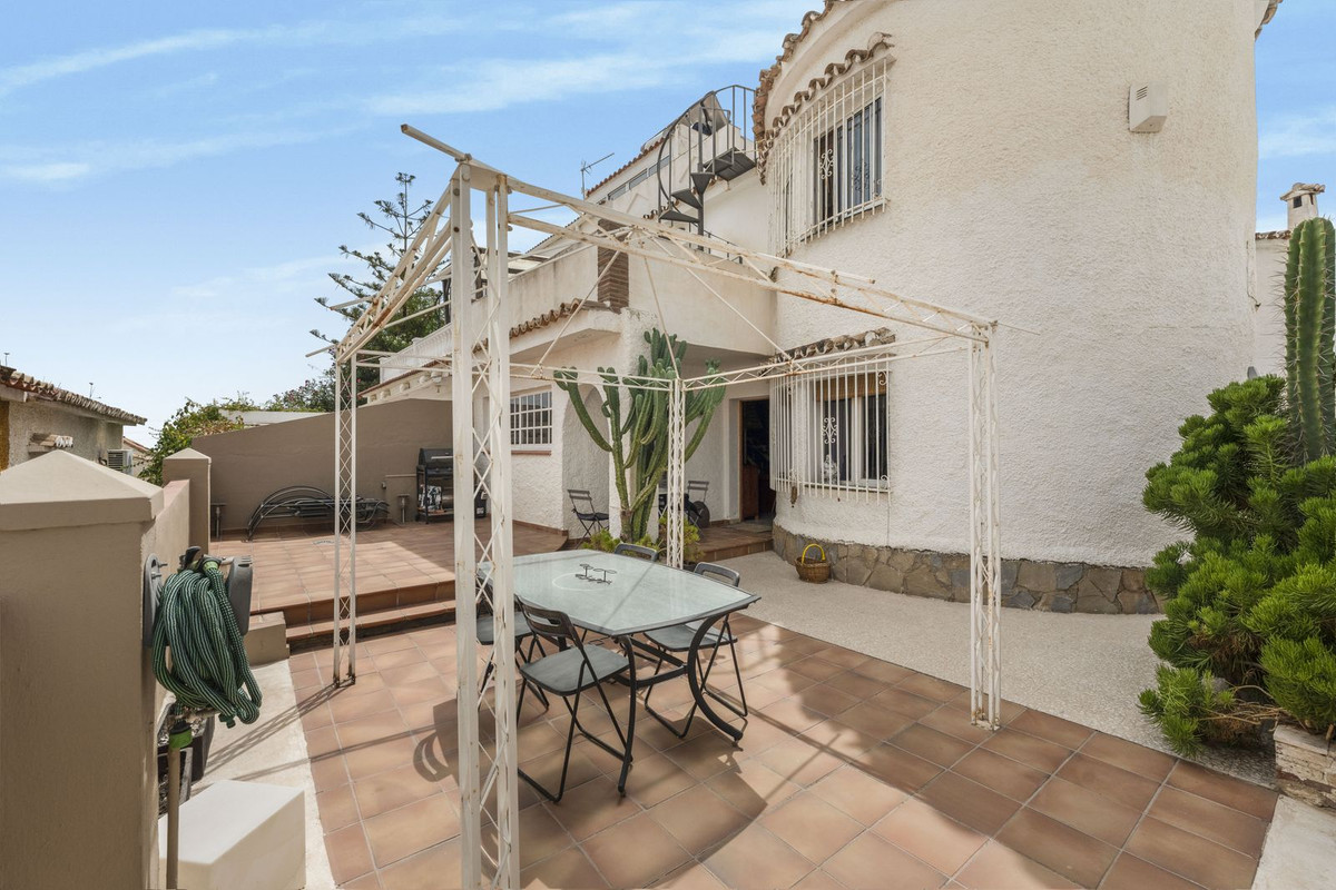 c8a8ef4ef66d7b74cccb055df8b4ac52 - 11