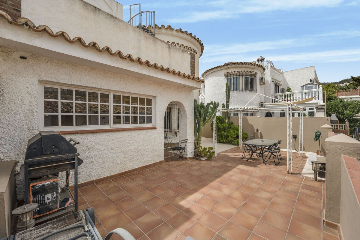 c8a8ef4ef66d7b74cccb055df8b4ac52 - 14