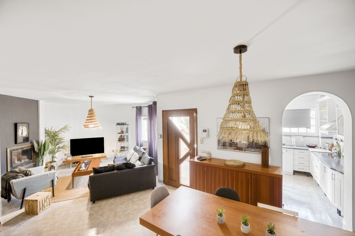 c8a8ef4ef66d7b74cccb055df8b4ac52 - 16