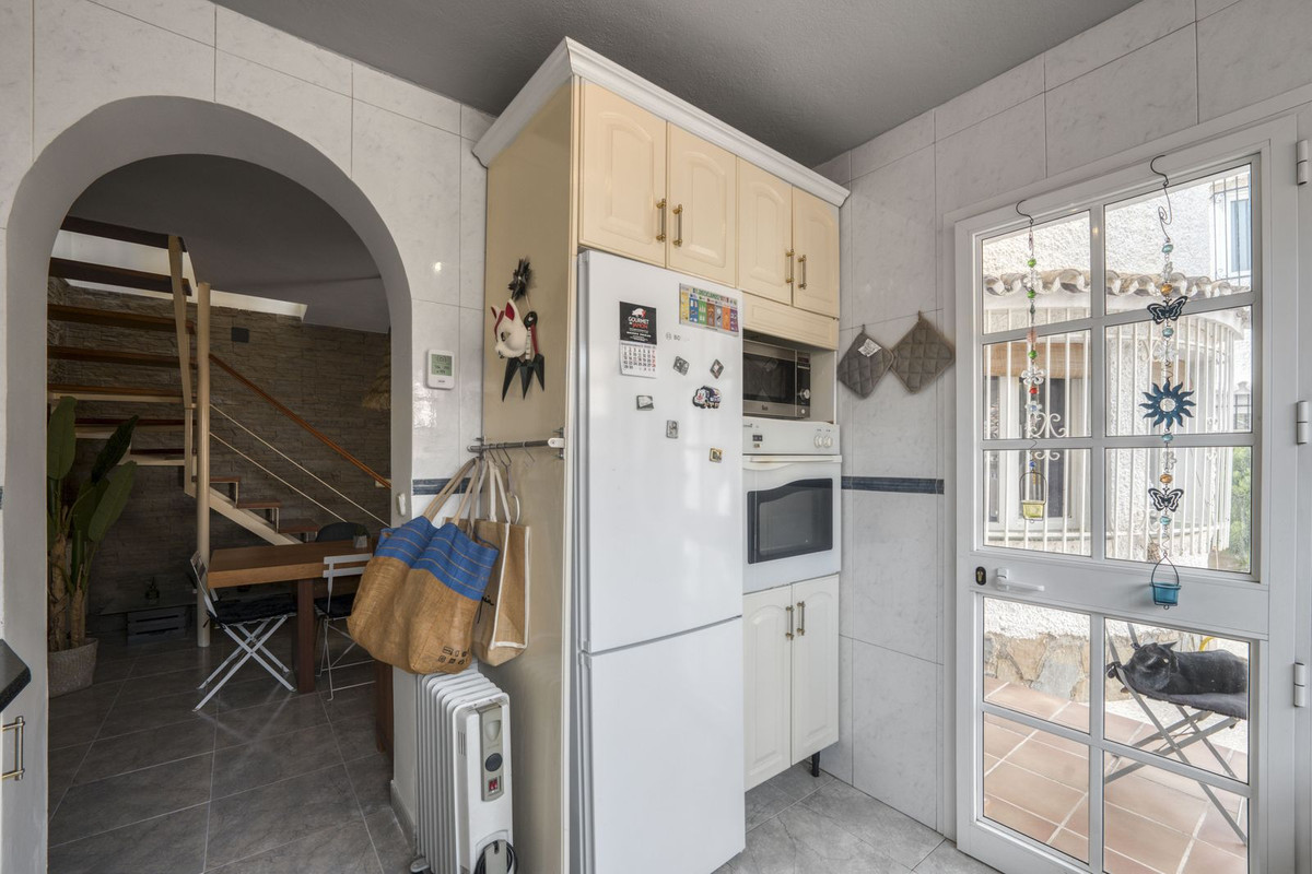 c8a8ef4ef66d7b74cccb055df8b4ac52 - 17