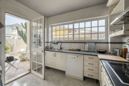 c8a8ef4ef66d7b74cccb055df8b4ac52 - 20