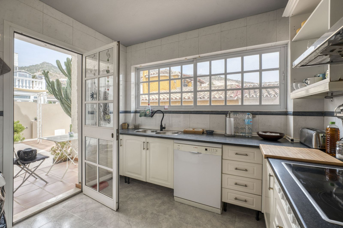 c8a8ef4ef66d7b74cccb055df8b4ac52 - 20