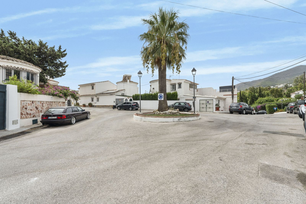 c8a8ef4ef66d7b74cccb055df8b4ac52 - 35