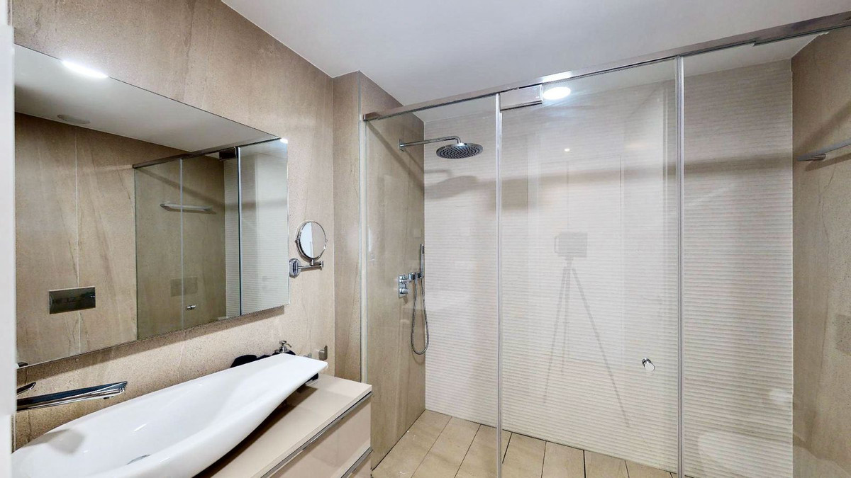 c8acff6576d0d706f58d653ccffd7d1e - 37