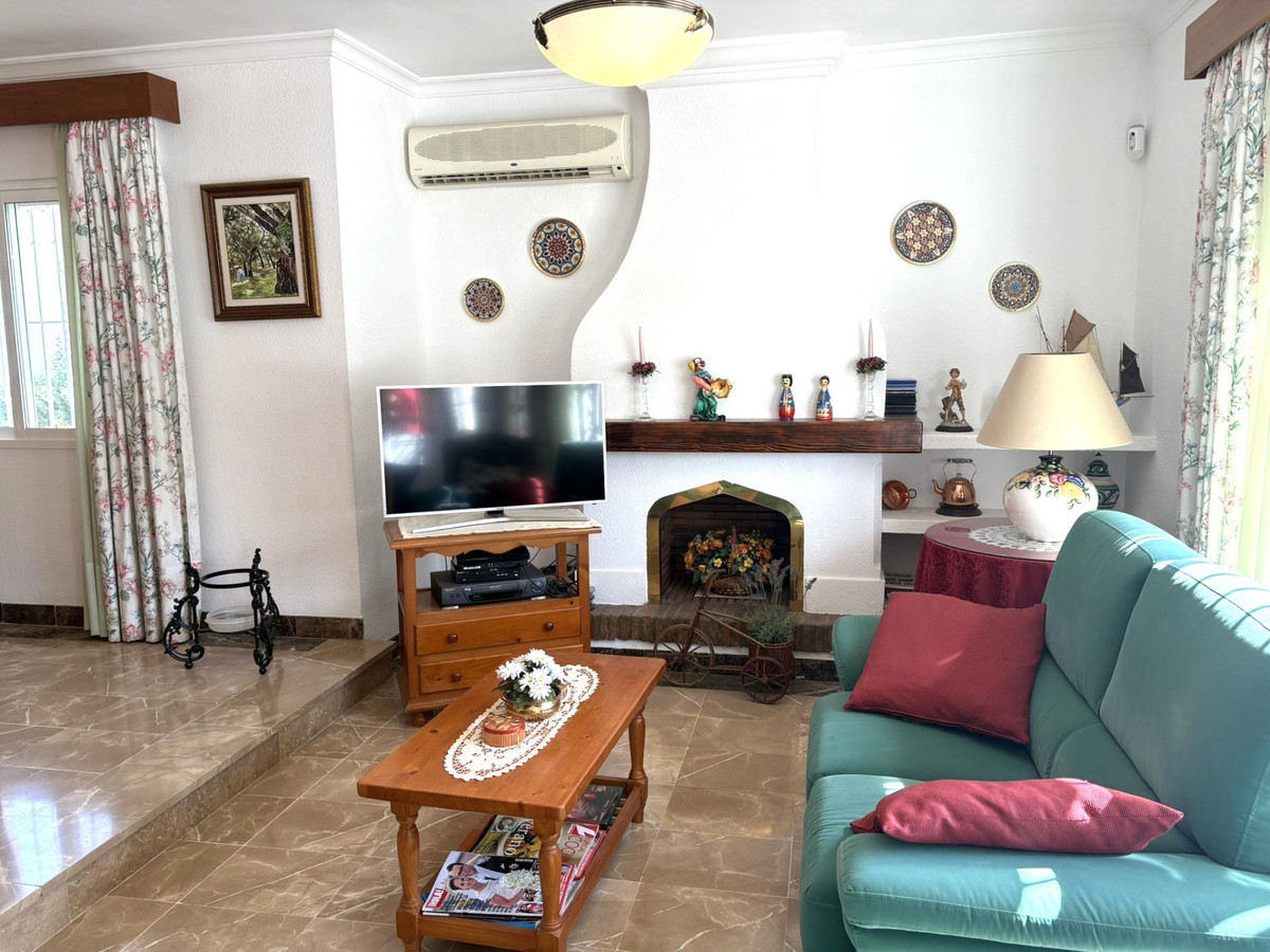 c8bc605f1dec71ddd004999fc41aaae7 - 12